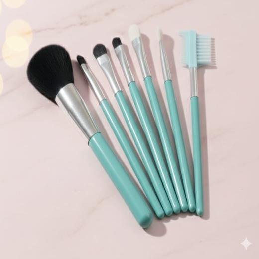 5-Pc Professional Makeup Brush Set – Soft Bristles for Powder, Eyeshadow, Concealer, Contour, Eyeliner & Foundation